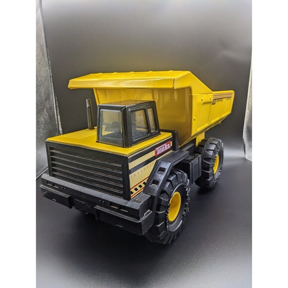 Tonka 354 Yellow Metal Dump Truck Hasbro 2012 #93918 Excellent Condition - Picture 2 of 7